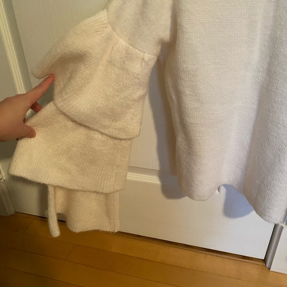 Bell sleeve sweater - Picture 3 of 5